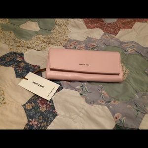 Matt and Nat, Vera wallet Large, color Quartz, NWT